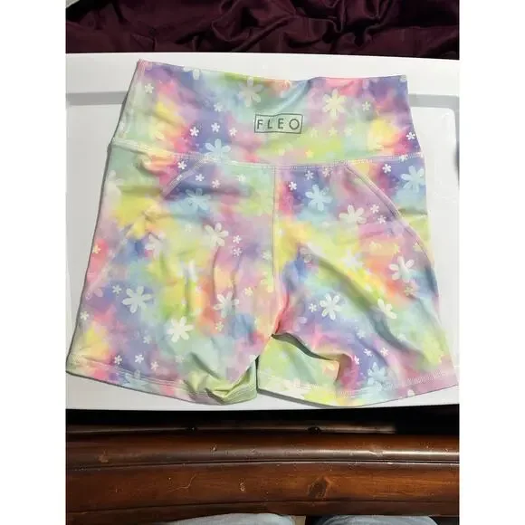 FLEO Women's Floral Athletic Shorts Multicolor Stretch Yoga Activewear medium - Picture 2 of 6